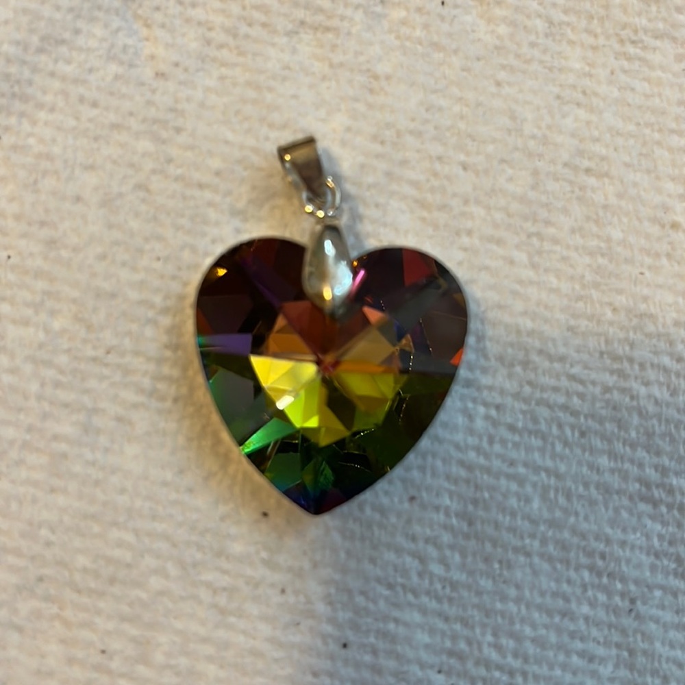 Stunning Heart pendant multiple colors